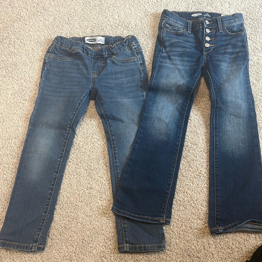 Old Navy pants bundle size 6-7 and size 6.  Skinny jeans and flare jeans.